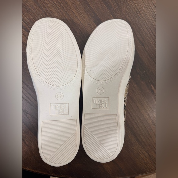 Time and Tru Python Pattern Loafers - Black and Cream - Picture 4 of 4